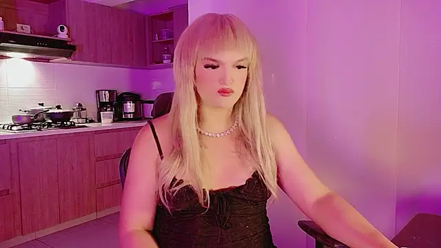 ScarletThompsonx online show from June 4, 12:57 am