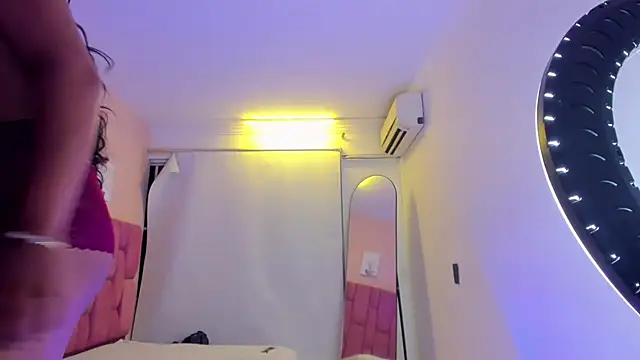 CHANELL 11INCHES online show from December 19, 5:01 am