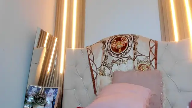 Alexa Bravva online show from May 4, 5:23 am