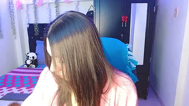 Lyaa Cute online show from May 13, 3:48 am