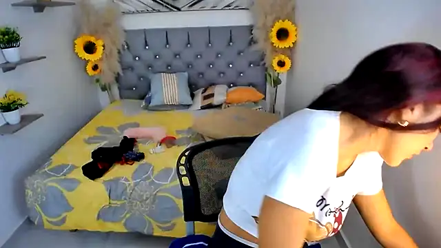 wild couple sex 69 online show from May 19, 1:40 pm