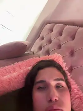 Bella  Wood online show from May 29, 1:59 am