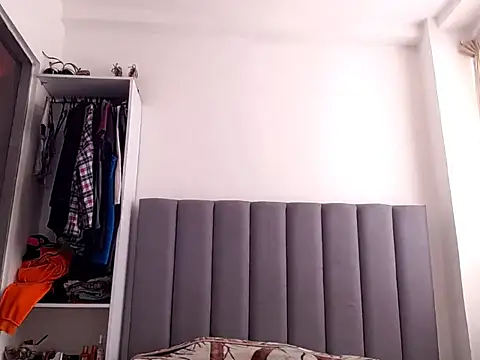 saara johnson496 online show from May 19, 1:51 pm