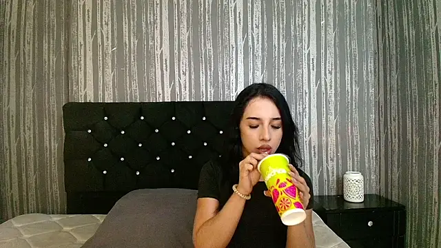 Alicee Moonn online show from April 27, 6:28 pm