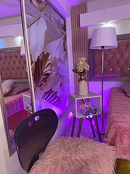 MylaDreams online show from May 5, 3:34 am
