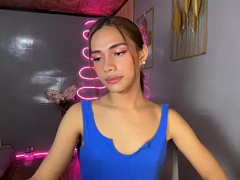 Lovelynikki03 online show from May 10, 7:24 am