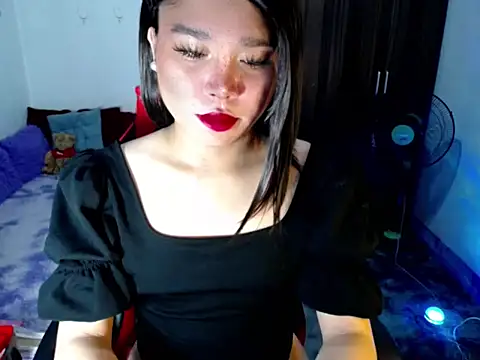 Urassiansweetcummer online show from May 15, 3:59 am