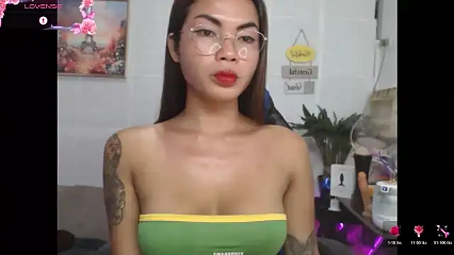 lucyheart777 online show from May 13, 2:53 am