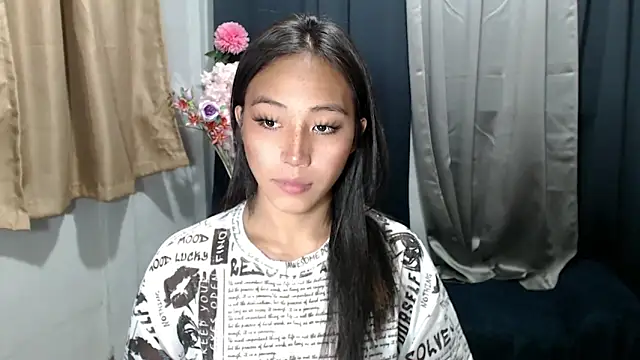 sweetiie caren online show from October 13, 6:04 am