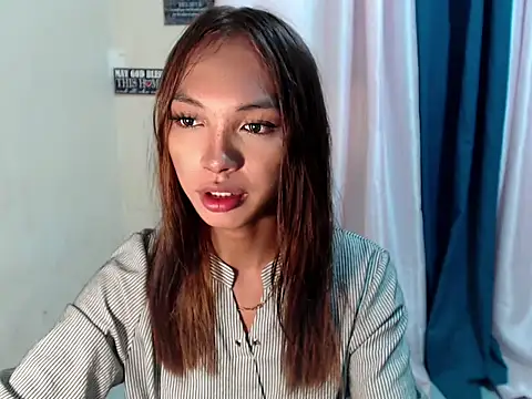 Simi Ipit online show from May 7, 8:27 pm