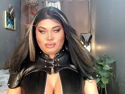 KitSmithCumerr online show from May 18, 1:06 pm