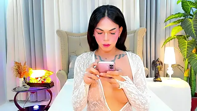 MochaliciousTransOnTop online show from April 25, 2:37 am