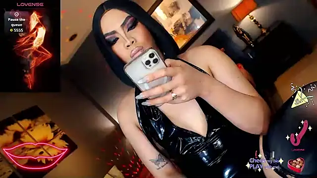 FridaHumphrey online show from November 30, 8:55 pm