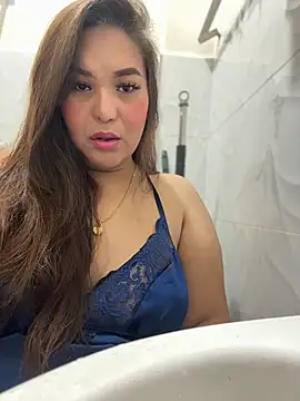 ashleygrahamts online show from December 3, 1:26 pm