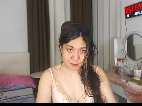 stellahugeX online show from May 7, 8:38 pm