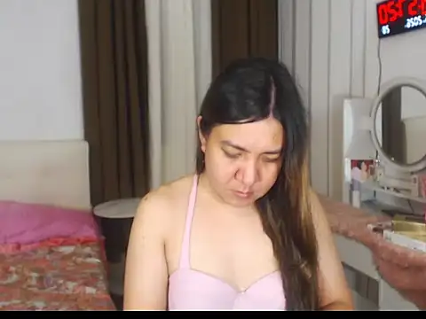 stellahugeX online show from May 10, 8:58 pm