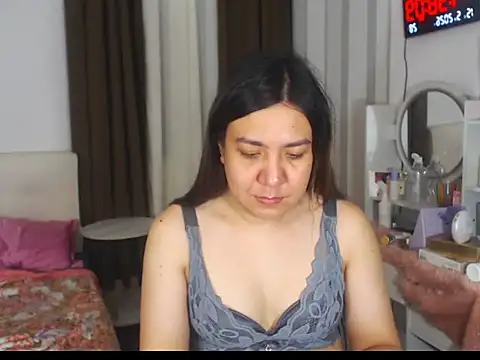 stellahugeX online show from May 14, 8:39 pm