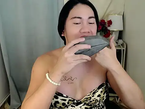 Mocha hugecockxx online show from September 22, 9:03 am