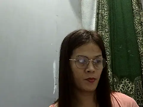 juicycum069 online show from October 13, 8:04 am