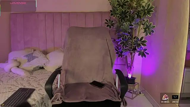 Mia mtnz02 online show from January 13, 3:03 am