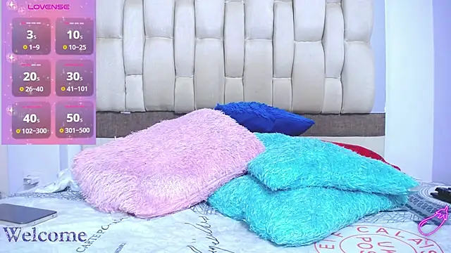 DollCoquette27 online show from December 3, 8:24 pm