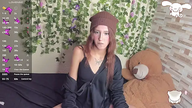 Amy Moonlight online show from May 13, 9:13 pm