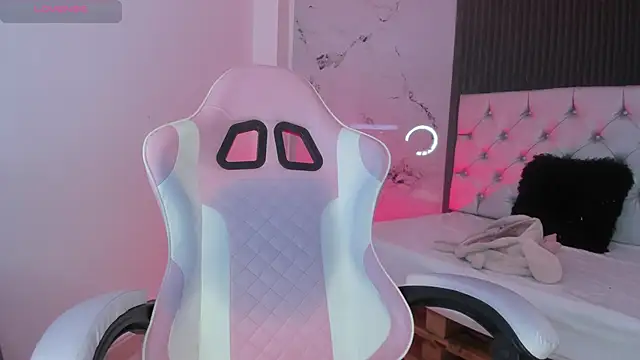 chloesagee online show from January 5, 11:08 pm