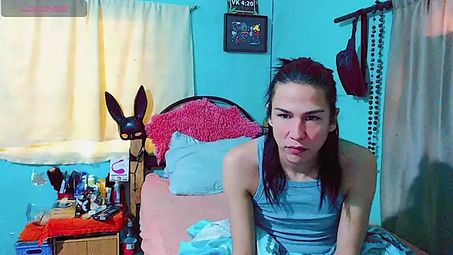 Snapshot of Azley_sweet chatting on December 5, 11:44 am Azley sweet online show from December 5, 11:44 am