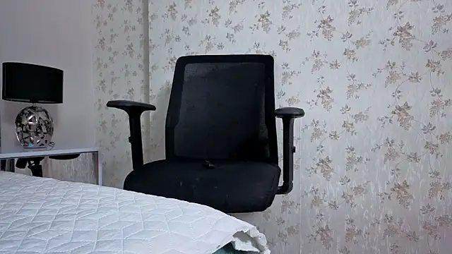 Emma Foxi online show from December 22, 11:42 pm