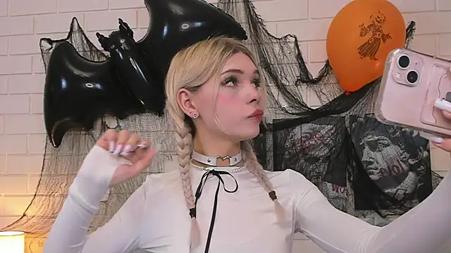 Blondy Fina online show from October 29, 6:00 am