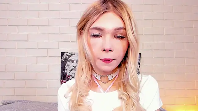 Blondy Fina online show from December 5, 4:17 am