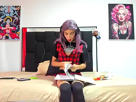 Snapshot of xamila_muaa chatting on October 4, 11:33 am xamila muaa online show from October 4, 11:33 am