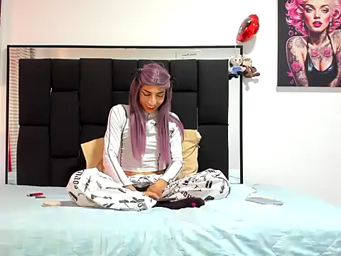 Snapshot of xamila_muaa chatting on October 9, 12:06 pm xamila muaa online show from October 9, 12:06 pm