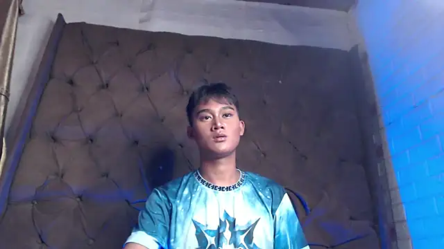 Snapshot of miss_char09 chatting on September 17, 2:33 pm miss char09 online show from September 17, 2:33 pm