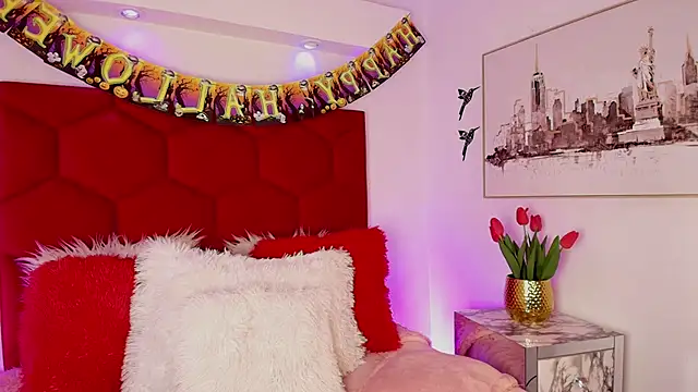 Snapshot of Alaia_Snow chatting on October 26, 8:49 pm Alaia Snow online show from October 26, 8:49 pm