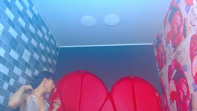 julessxcharlotte online show from January 15, 2:27 pm