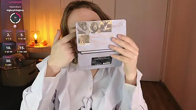 Amanda Butlerr online show from May 23, 12:45 pm