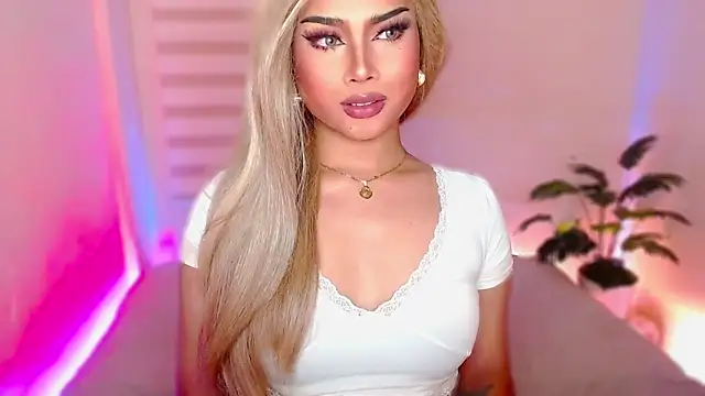 MissRumi Hunter online show from May 3, 6:34 pm
