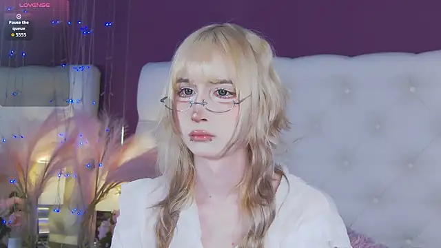 cutetomie online show from March 3, 9:11 pm