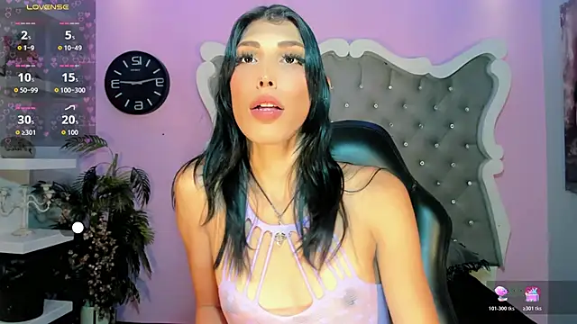 Honey Moontsts online show from May 11, 1:16 pm