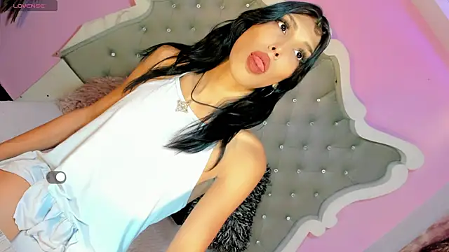 Honey Moontsts online show from May 13, 11:52 am