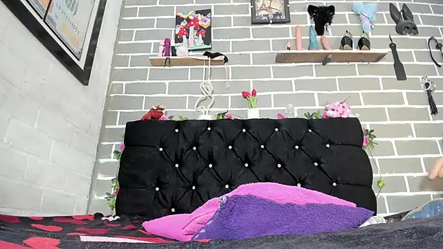 CharlotteBrowm online show from November 5, 6:19 pm