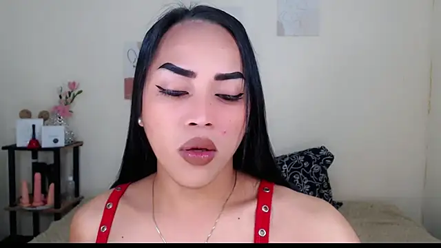 Snapshot of Lessandra_Lust chatting on October 28, 11:57 pm Lessandra Lust online show from October 28, 11:57 pm