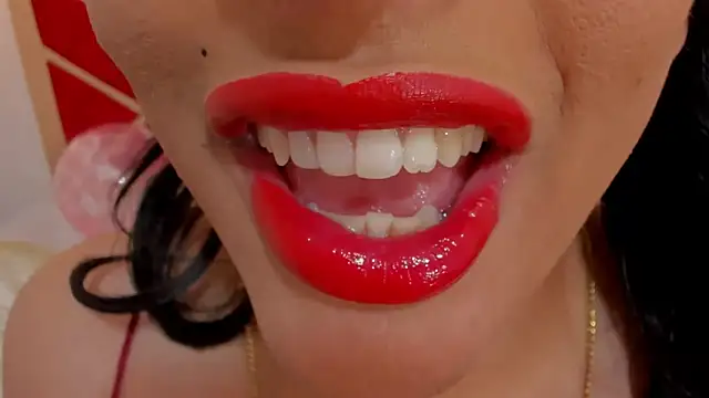 sweet Elizabeth online show from May 29, 1:20 pm