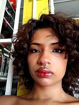 Princess Alyah online show from September 27, 9:02 pm