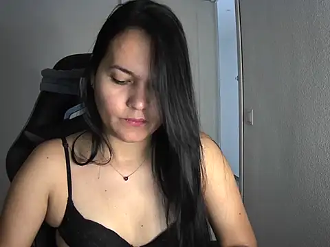Snapshot of dulvolkova chatting on October 14, 7:53 am dulvolkova online show from October 14, 7:53 am