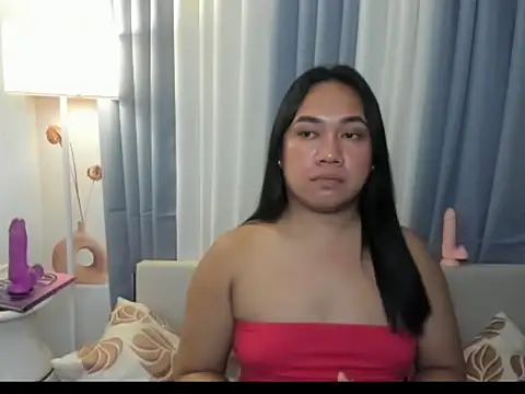 TsUncutKaren online show from November 13, 6:37 pm