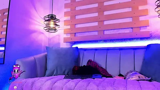 ArianaSantana online show from November 8, 1:11 pm