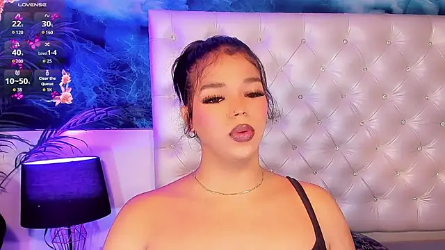 Valeria Swett  online show from May 27, 1:57 am