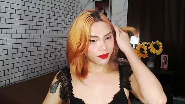 Snapshot of BigAssAlexa chatting on September 30, 1:00 pm BigAssAlexa online show from September 30, 1:00 pm